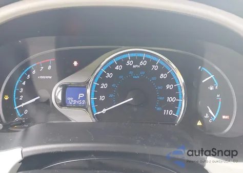 2011 Toyota Sienna Limited z USA, uszkodzony, nr VIN 5TDDK3DC8BS029389